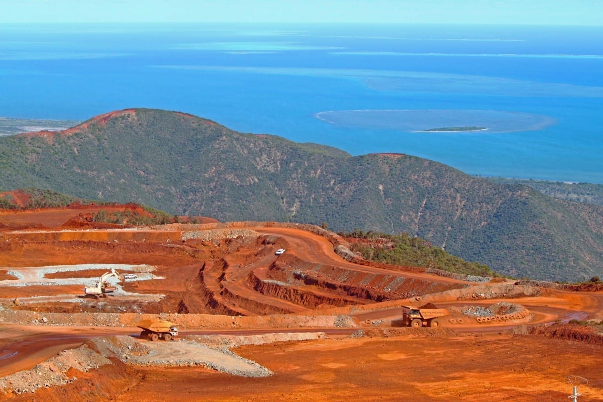 New Caledonian Mine Lays Pipe Up To 800mm